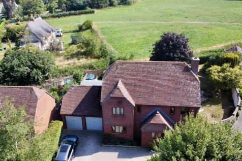 Roundway Close, Heddington, Calne 4 bed detached house for sale