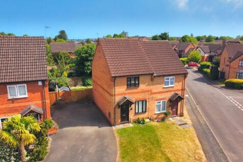 2 bedroom semi-detached house for sale