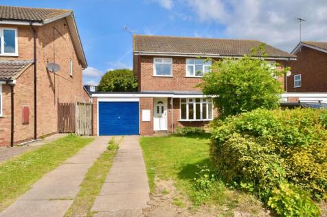 2 bedroom semi-detached house for sale