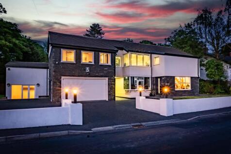 5 bedroom detached house for sale