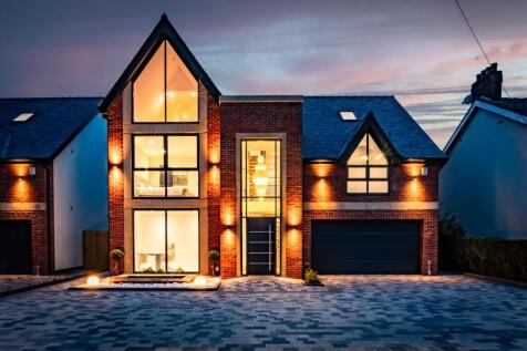 5 bedroom detached house for sale