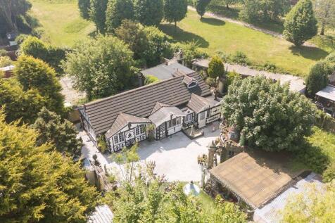 2 bedroom detached bungalow for sale