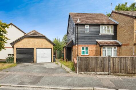 1 bedroom cluster house for sale