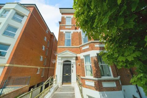 Studio flat for sale