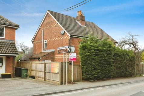 2 bedroom semi-detached house for sale
