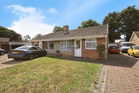 2 bedroom semi-detached bungalow for sale