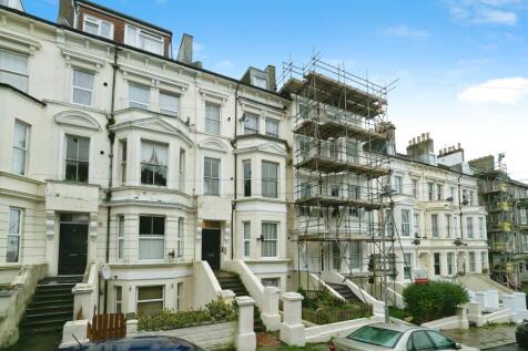 Studio flat for sale