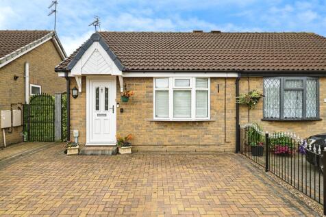 1 bedroom semi-detached bungalow for sale