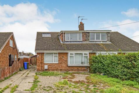 2 bedroom semi-detached house for sale