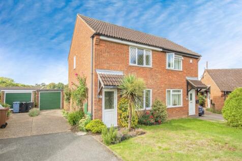 2 bedroom semi-detached house for sale