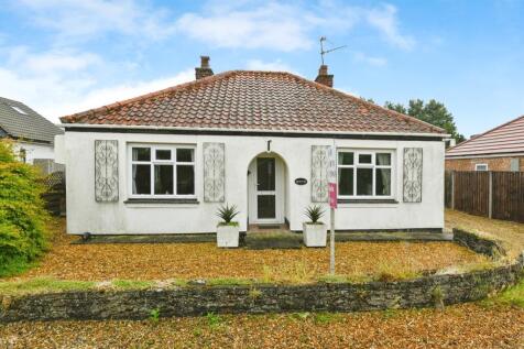 2 bedroom detached bungalow for sale