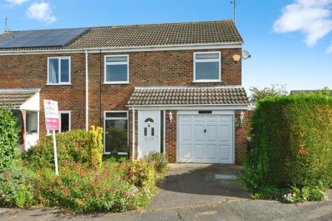 2 bedroom semi-detached house for sale