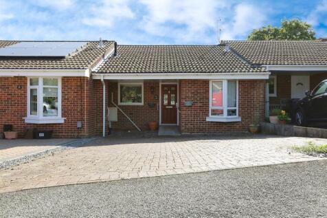 2 bedroom terraced bungalow for sale