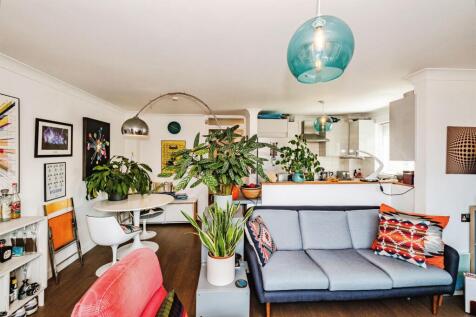 1 bedroom ground floor flat for sale