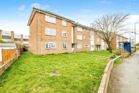 2 bedroom ground floor flat for sale