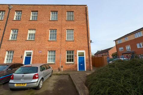 6 bedroom end of terrace house for sale