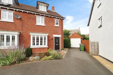 3 bedroom semi-detached house for sale