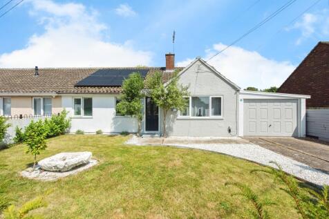 3 bedroom semi-detached bungalow for sale