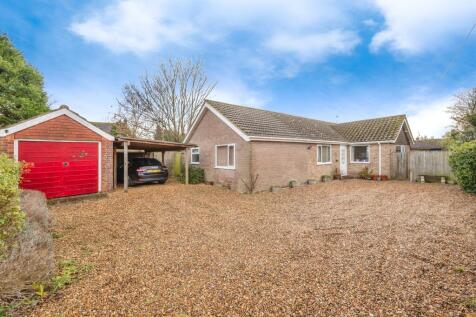 4 bedroom detached bungalow for sale
