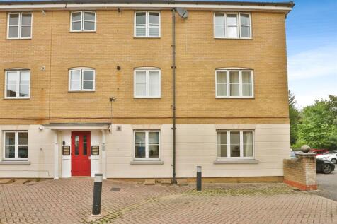 2 bedroom ground floor flat for sale