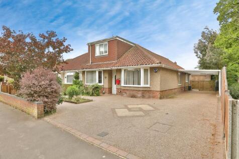 2 bedroom semi-detached bungalow for sale