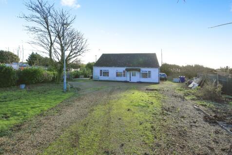 3 bedroom detached bungalow for sale