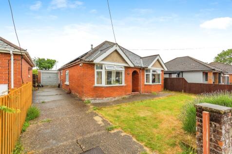 3 bedroom detached bungalow for sale