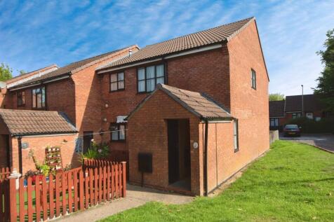 2 bedroom maisonette for sale