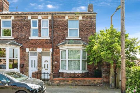 3 bedroom end of terrace house for sale