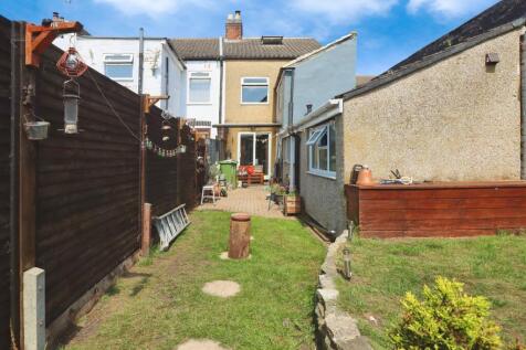 4 bedroom terraced house for sale