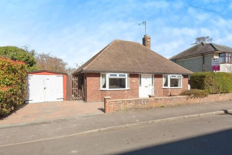 1 bedroom detached bungalow for sale