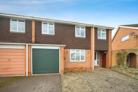 3 bedroom semi-detached house for sale