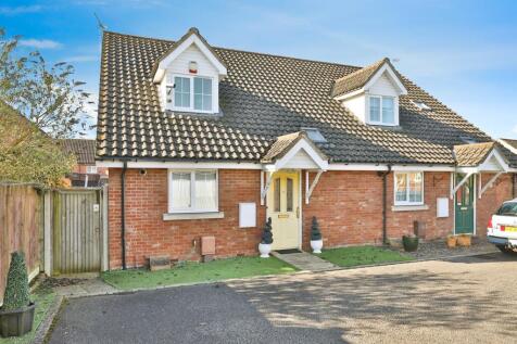 3 bedroom semi-detached bungalow for sale