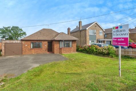 2 bedroom detached bungalow for sale