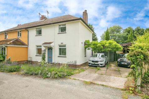 3 bedroom semi-detached house for sale