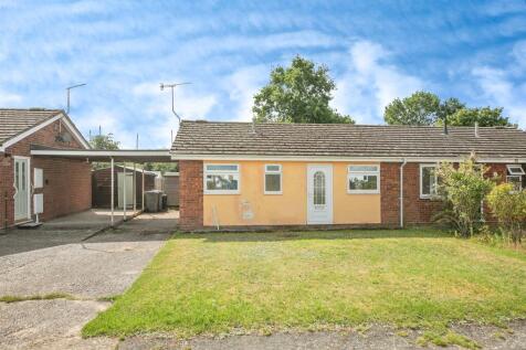 2 bedroom semi-detached bungalow for sale