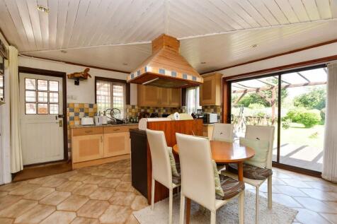 2 bedroom bungalow for sale