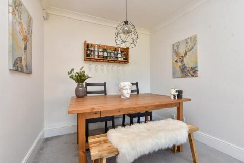 2 bedroom ground floor flat for sale