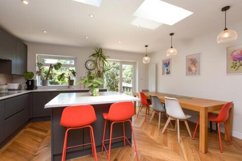 4 bedroom semi-detached house for sale