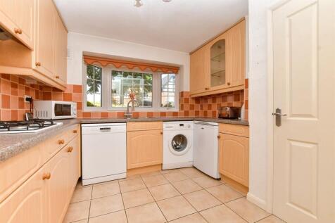 4 bedroom end of terrace house for sale