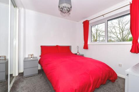 1 bedroom ground floor maisonette for sale