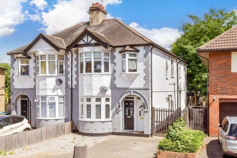 3 bedroom maisonette for sale