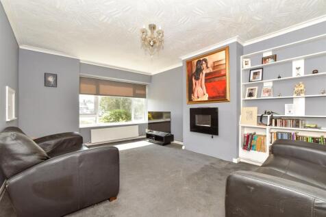 2 bedroom ground floor maisonette for sale