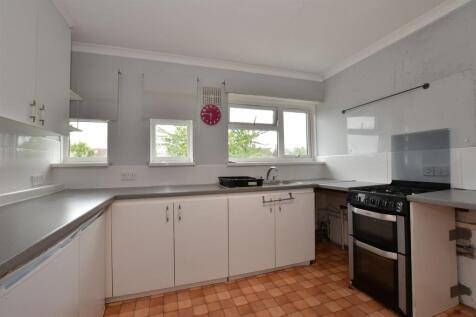 2 bedroom maisonette for sale