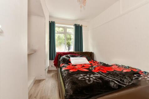 2 bedroom ground floor maisonette for sale