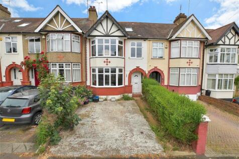 Arlington Road, Woodford Green, Essex 4 bed terraced house for sale