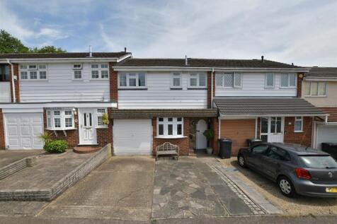High Meadows, Chigwell, Essex 3 bed terraced house for sale