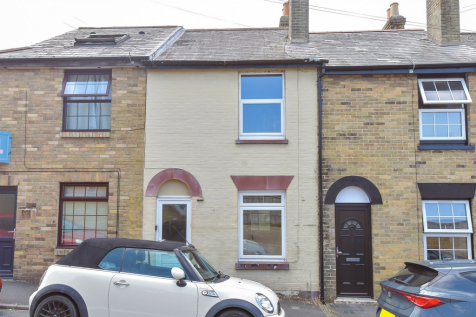 Alfred Street, East Cowes, Isle of Wight 2 bed terraced house for sale