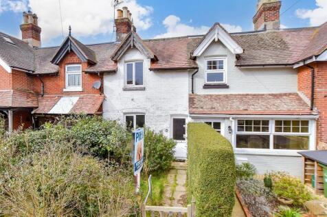 Broadway, Totland Bay, Isle of Wight 3 bed terraced house for sale