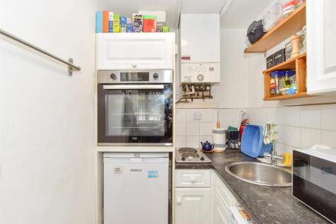 1 bedroom ground floor flat for sale